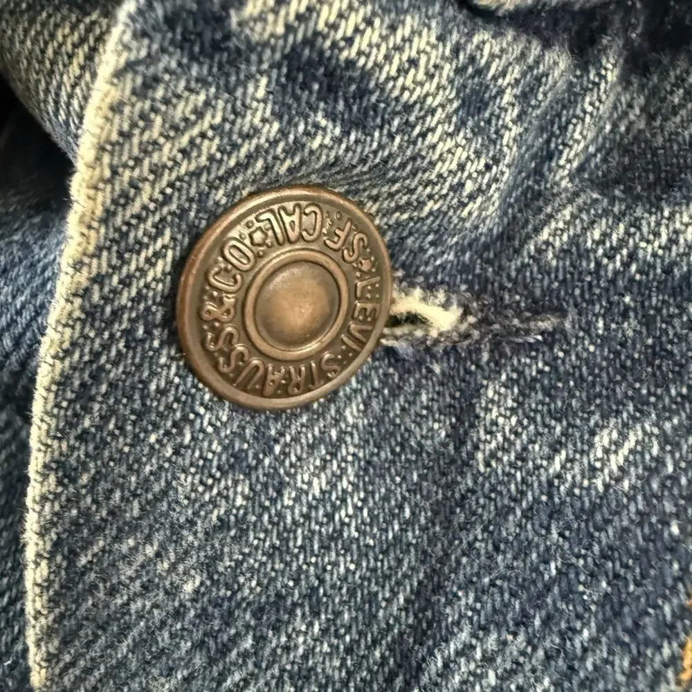 Vintage Levi’s 70507 Denim Trucker Jacket Mens Large Made In USA Oversized Boxy